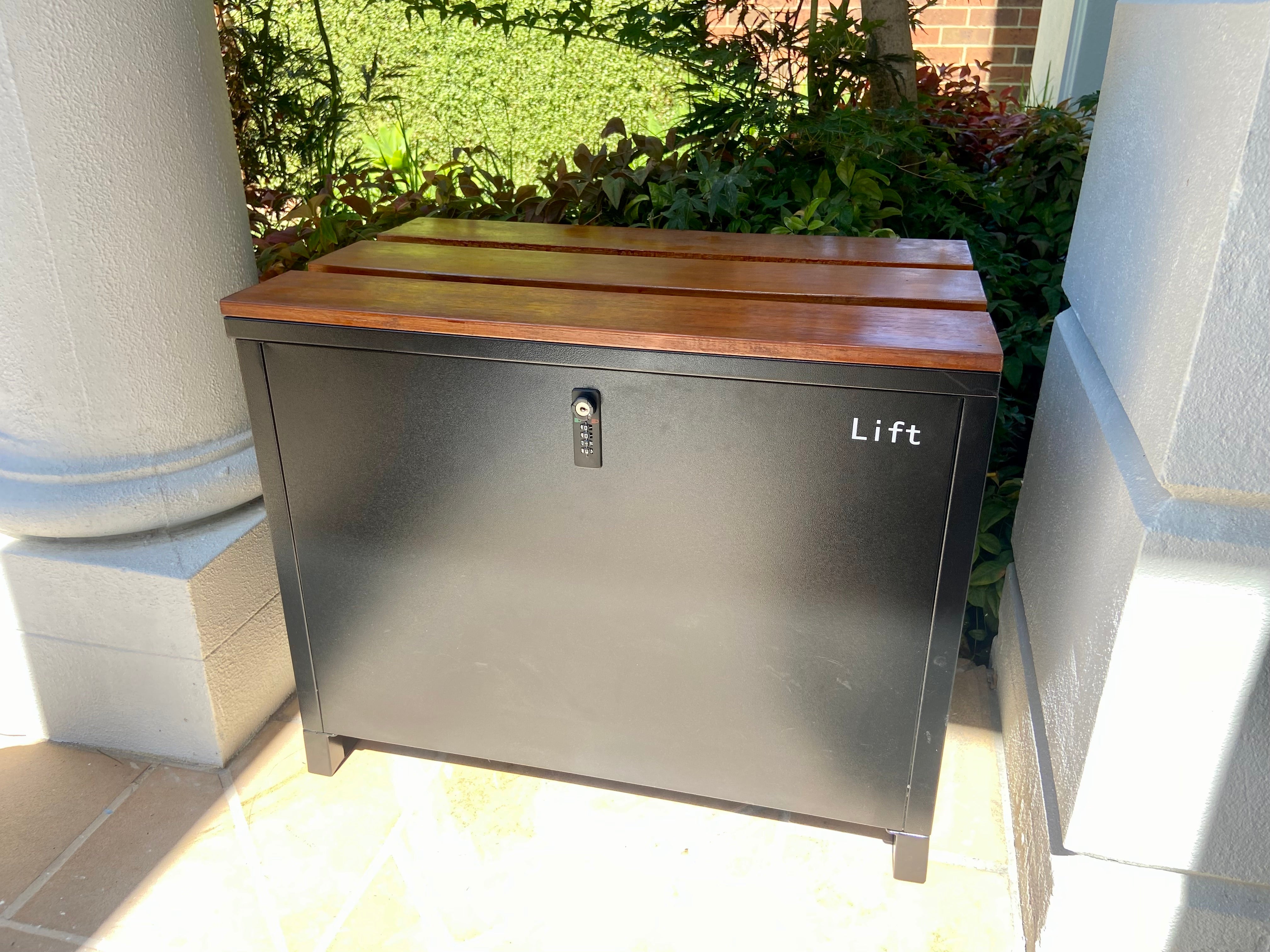 Parcel Locker with Integrated Seating X33